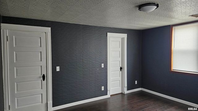 428 N MAIN Street, Lewistown, IL 61542