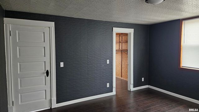 428 N MAIN Street, Lewistown, IL 61542