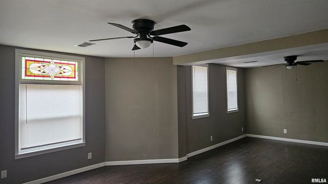 428 N MAIN Street, Lewistown, IL 61542