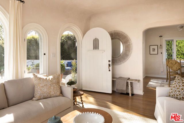 878 Paseo Ferrelo, Santa Barbara, CA 93103