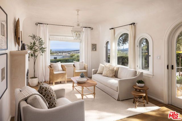 878 Paseo Ferrelo, Santa Barbara, CA 93103