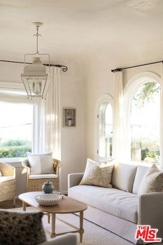 878 Paseo Ferrelo, Santa Barbara, CA 93103