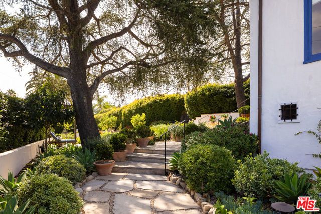 878 Paseo Ferrelo, Santa Barbara, CA 93103