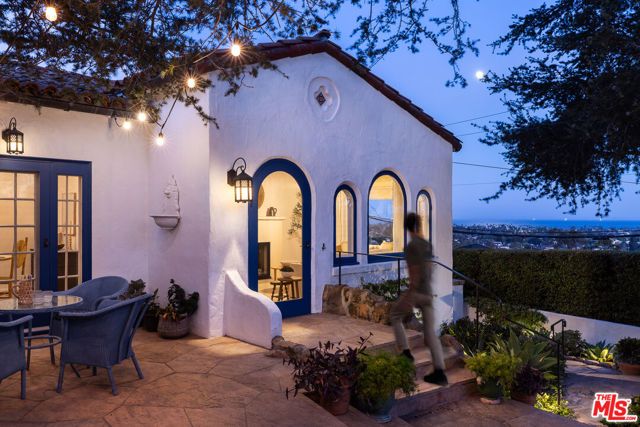 878 Paseo Ferrelo, Santa Barbara, CA 93103
