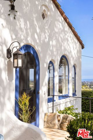 878 Paseo Ferrelo, Santa Barbara, CA 93103