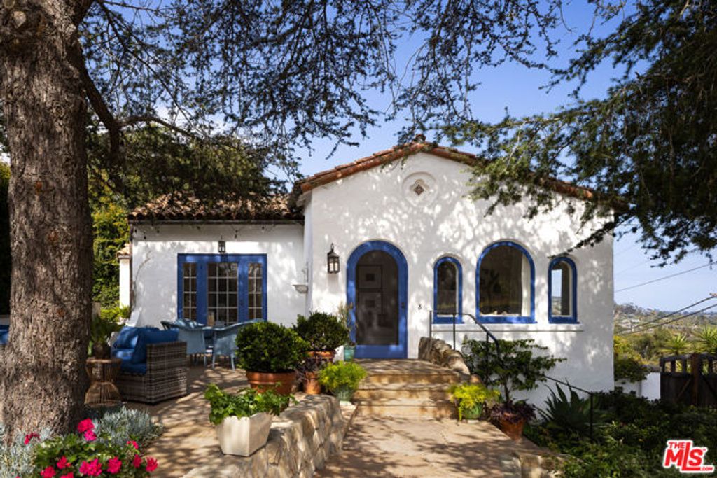 878 Paseo Ferrelo, Santa Barbara, CA 93103