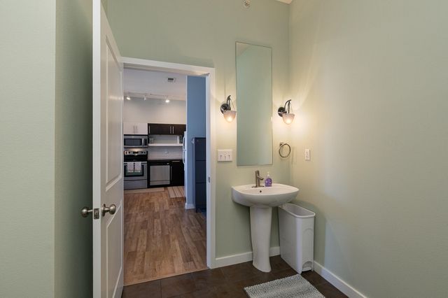 623 W Walnut Street 408, Springfield, MO 65806