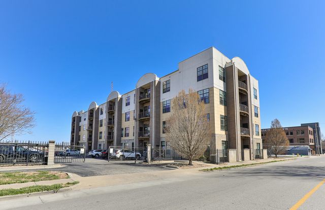 623 W Walnut Street 408, Springfield, MO 65806