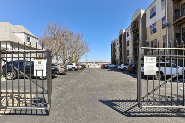 623 W Walnut Street 408, Springfield, MO 65806