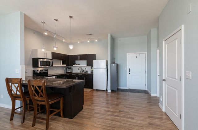 623 W Walnut Street 408, Springfield, MO 65806