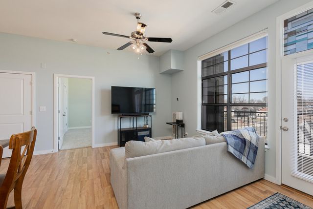 623 W Walnut Street 408, Springfield, MO 65806