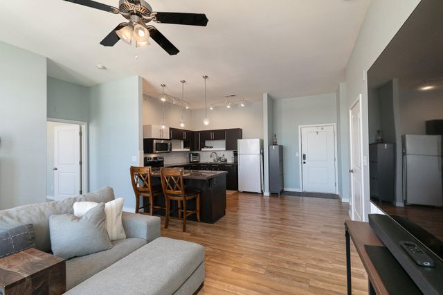 623 W Walnut Street 408, Springfield, MO 65806