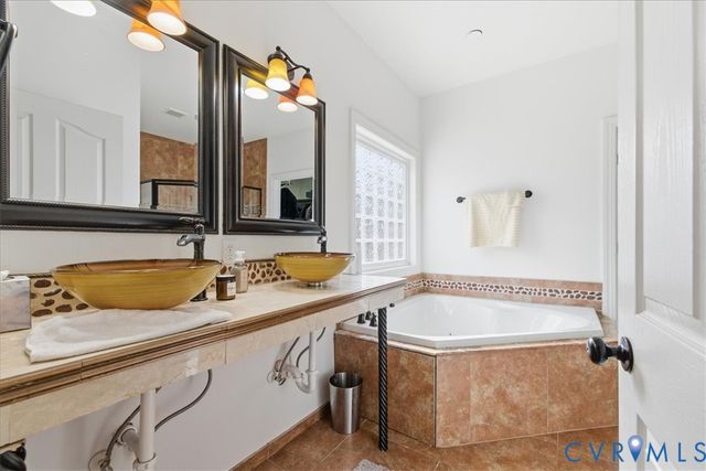 14419 Beachmere Dr, Chester, VA 23831