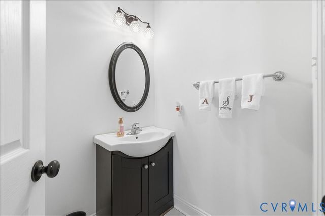 14419 Beachmere Dr, Chester, VA 23831