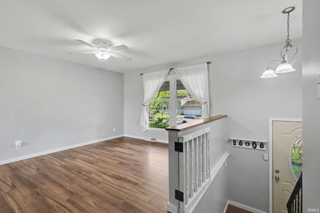 1707 Peachtree Drive, Valparaiso, IN 46383