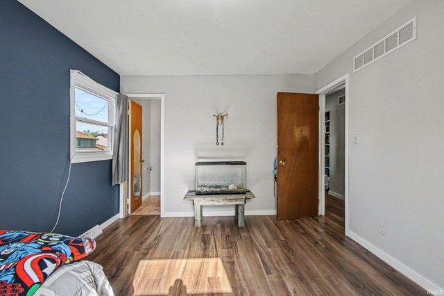 1707 Peachtree Drive, Valparaiso, IN 46383