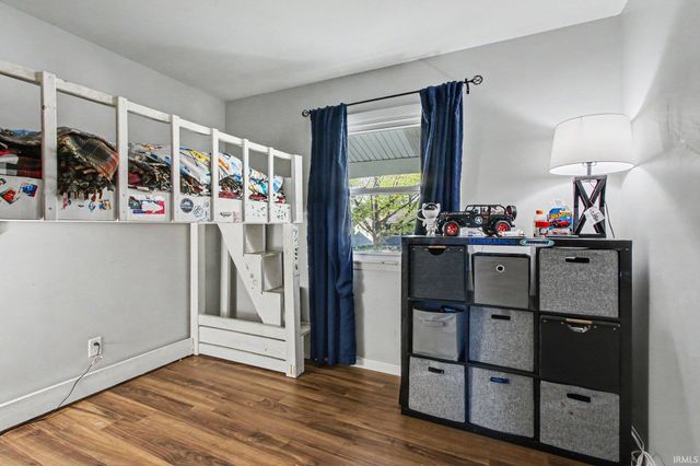 1707 Peachtree Drive, Valparaiso, IN 46383