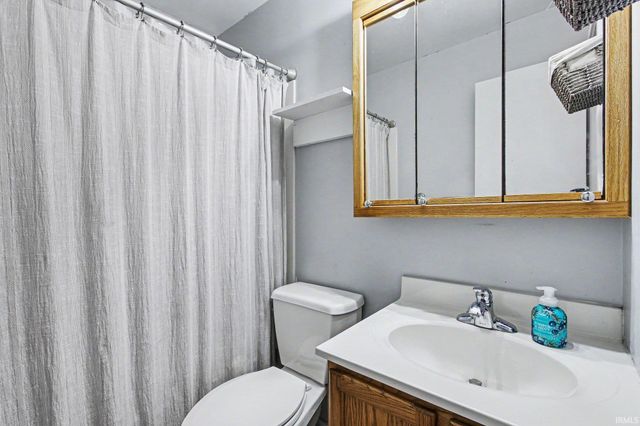 1707 Peachtree Drive, Valparaiso, IN 46383