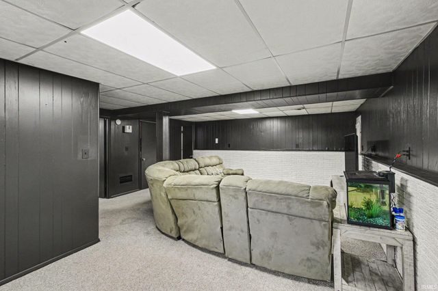 1707 Peachtree Drive, Valparaiso, IN 46383