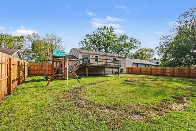 1707 Peachtree Drive, Valparaiso, IN 46383