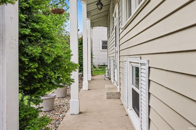 1707 Peachtree Drive, Valparaiso, IN 46383