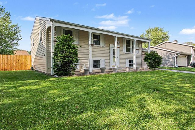 1707 Peachtree Drive, Valparaiso, IN 46383