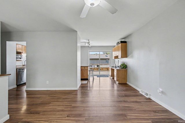 1707 Peachtree Drive, Valparaiso, IN 46383