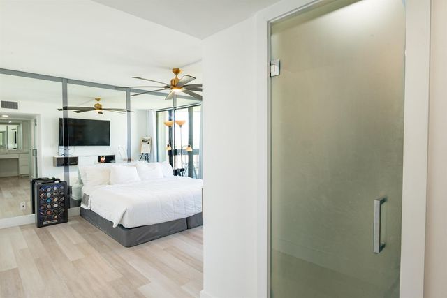 2000 Presidential Way 1401, West Palm Beach, FL 33401