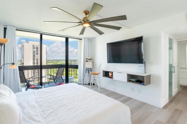 2000 Presidential Way 1401, West Palm Beach, FL 33401