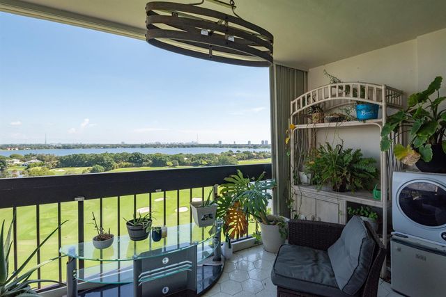 2000 Presidential Way 1401, West Palm Beach, FL 33401