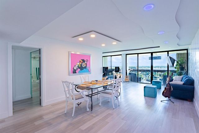 2000 Presidential Way 1401, West Palm Beach, FL 33401