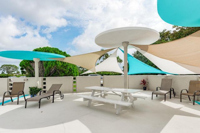 2000 Presidential Way 1401, West Palm Beach, FL 33401