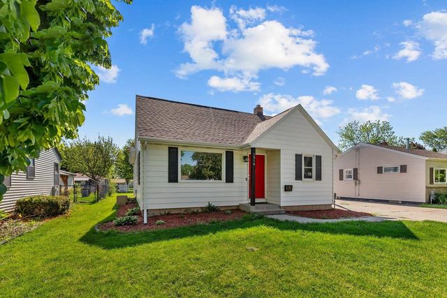 1516 RUGBY STREET, Oshkosh, WI 54902