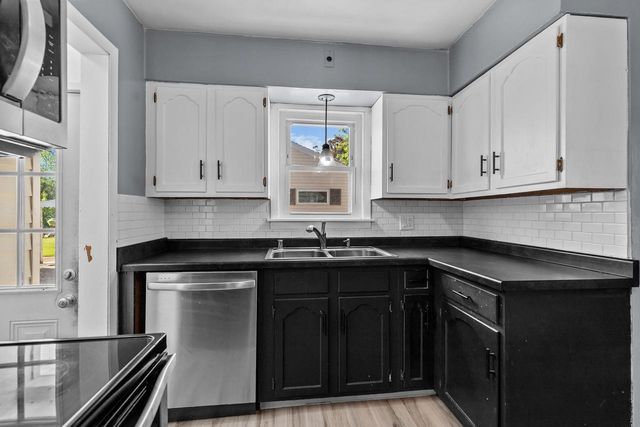 1516 RUGBY STREET, Oshkosh, WI 54902