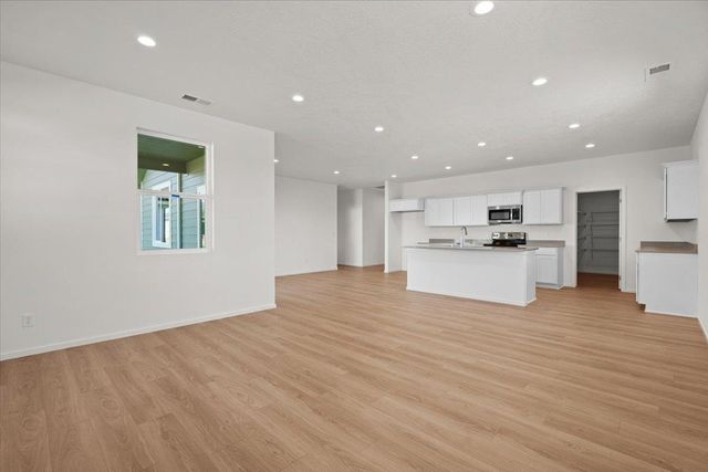 501 N ARCADIA Ave, Deer Park, WA 99006