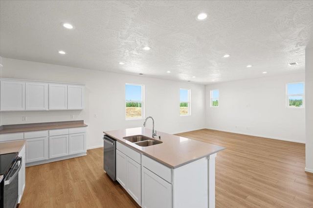 501 N ARCADIA Ave, Deer Park, WA 99006