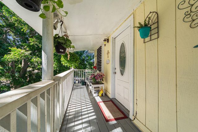 6503 Sharon Lane, Hitchcock, TX 77563