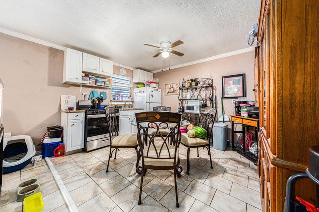 6503 Sharon Lane, Hitchcock, TX 77563