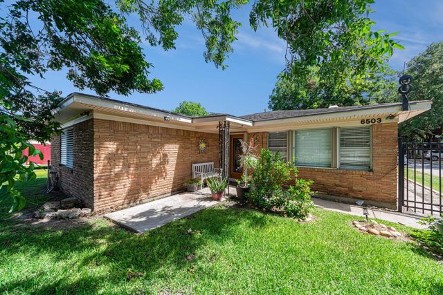 6503 Sharon Lane, Hitchcock, TX 77563