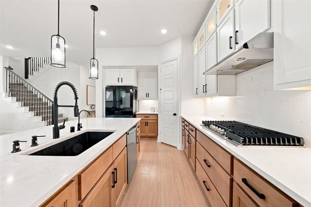 2012 Braided Mane Avenue, Aubrey, TX 76227
