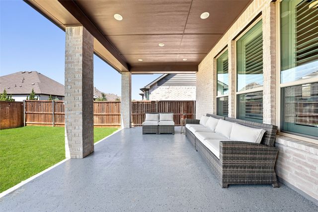 2012 Braided Mane Avenue, Aubrey, TX 76227