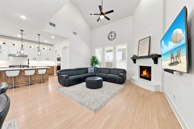 2012 Braided Mane Avenue, Aubrey, TX 76227
