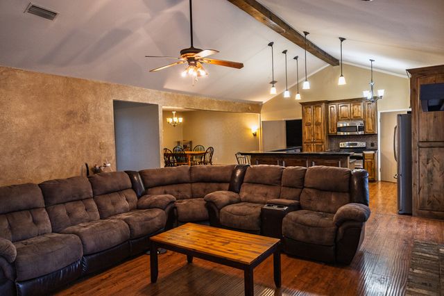 1006 Rikkity Lane, Mt Pleasant, TX 75455