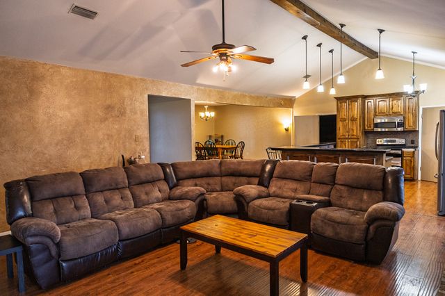 1006 Rikkity Lane, Mt Pleasant, TX 75455