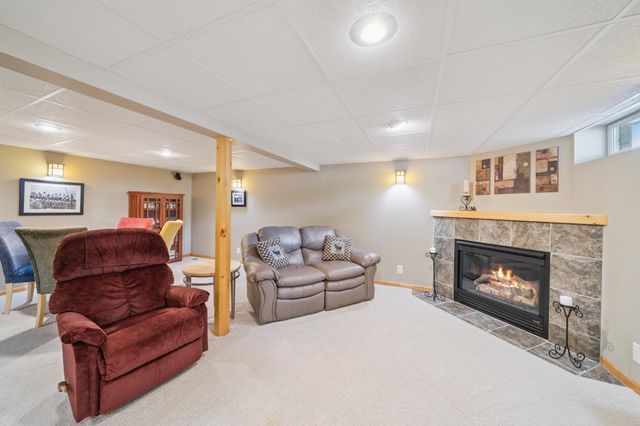 1001 Lincoln Lane, Hudson, WI 54016