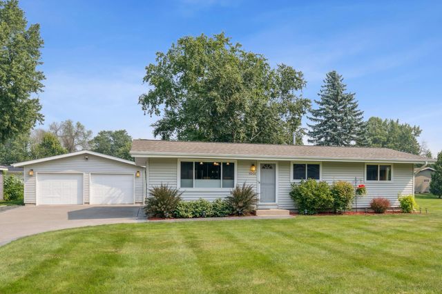 1001 Lincoln Lane, Hudson, WI 54016