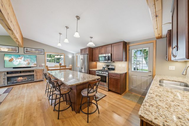 1001 Lincoln Lane, Hudson, WI 54016