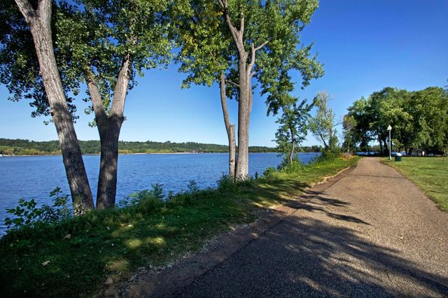 1001 Lincoln Lane, Hudson, WI 54016