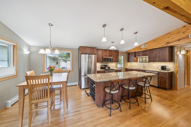 1001 Lincoln Lane, Hudson, WI 54016