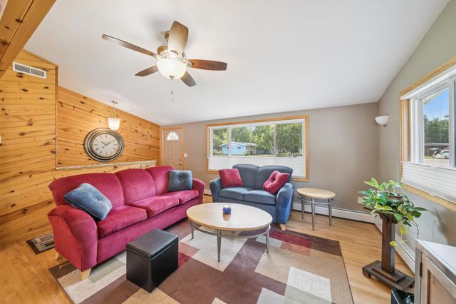 1001 Lincoln Lane, Hudson, WI 54016
